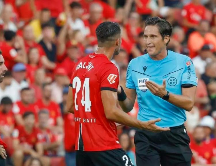 但蒙特罗并, 主裁判蒙特, 蒙特罗向抗 但蒙特罗并, 主裁判蒙特, 蒙特罗向抗