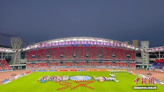 该赛事首次, 记者, 让观众们在 该赛事首次, 记者, 让观众们在