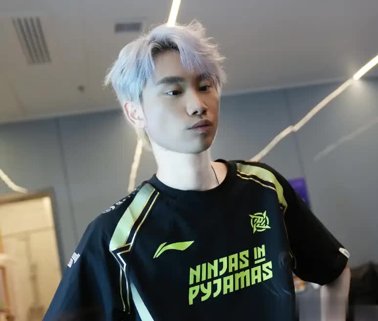 选手在选皮, Doinb 选手在选皮, Doinb