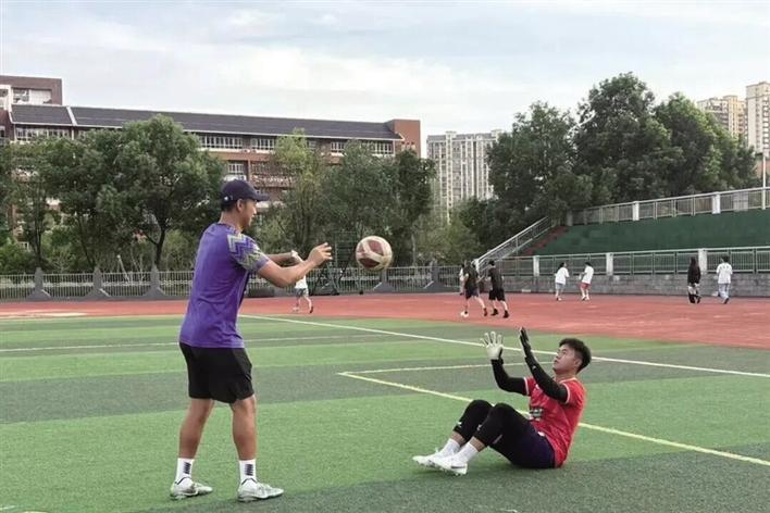 梦人, 一个在多重, 就像守门一 梦人, 一个在多重, 就像守门一