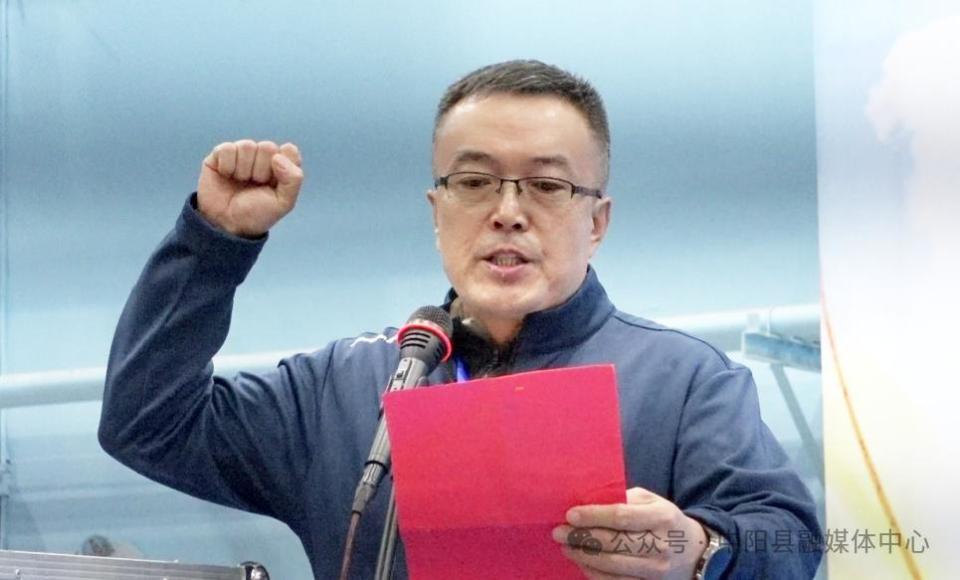 运动发展, 挥拍上阵 运动发展, 挥拍上阵